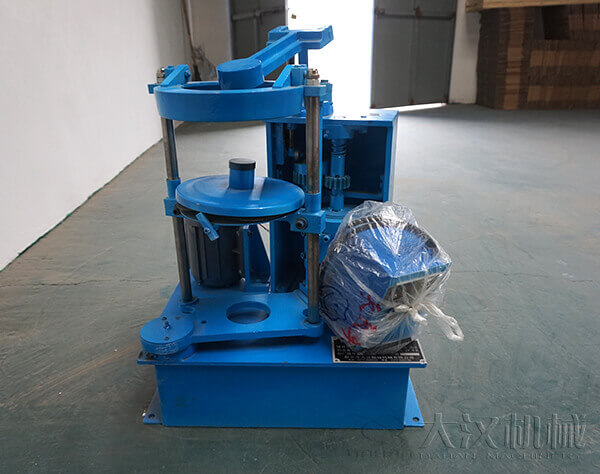 沒有篩框的200型拍擊篩的正視圖